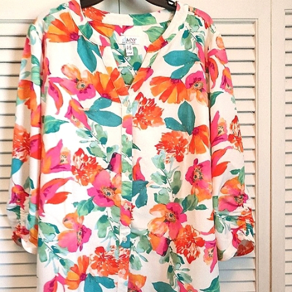 🌺 NWOT d & Co. Orange & Pink Floral Button Down Top with Notched Collar (2X🌺